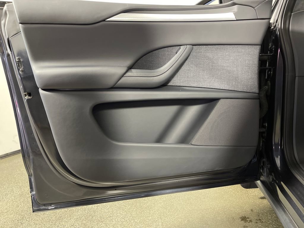 Used 2024 Tesla Model X image 19