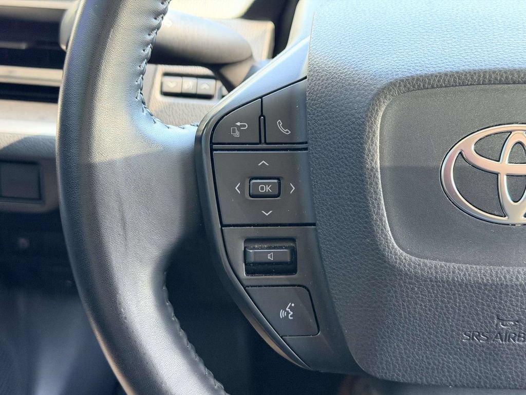 Certified 2023 Toyota Prius LE FWD image 8
