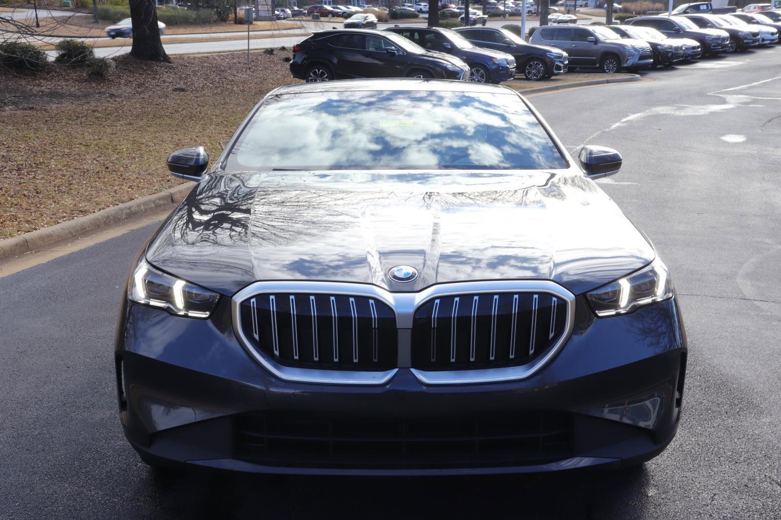 Used 2025 BMW 530i w/ Executive Package image 3