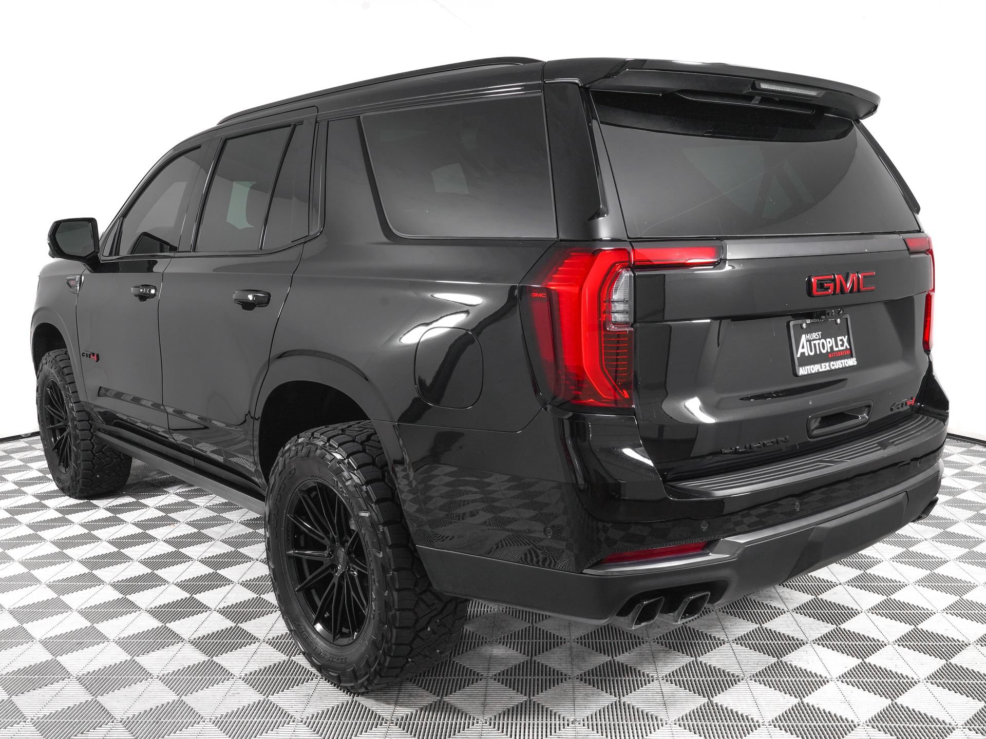 Used 2026 GMC Yukon AT4 w/ AT4 Premium Plus Package AWD/4WD image 6
