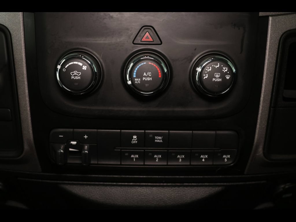 Used 2018 RAM 3500 Tradesman w/ Chrome Appearance Group AWD/4WD image 25