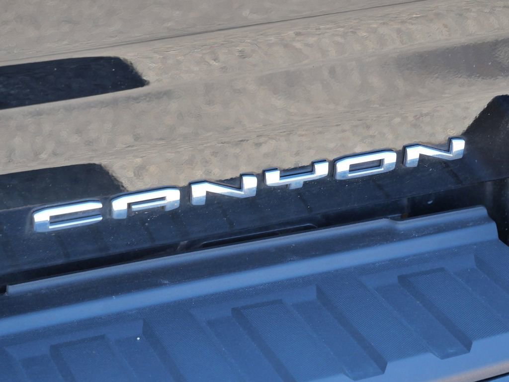 Used 2022 GMC Canyon Denali w/ Denali Black Edition Package image 11