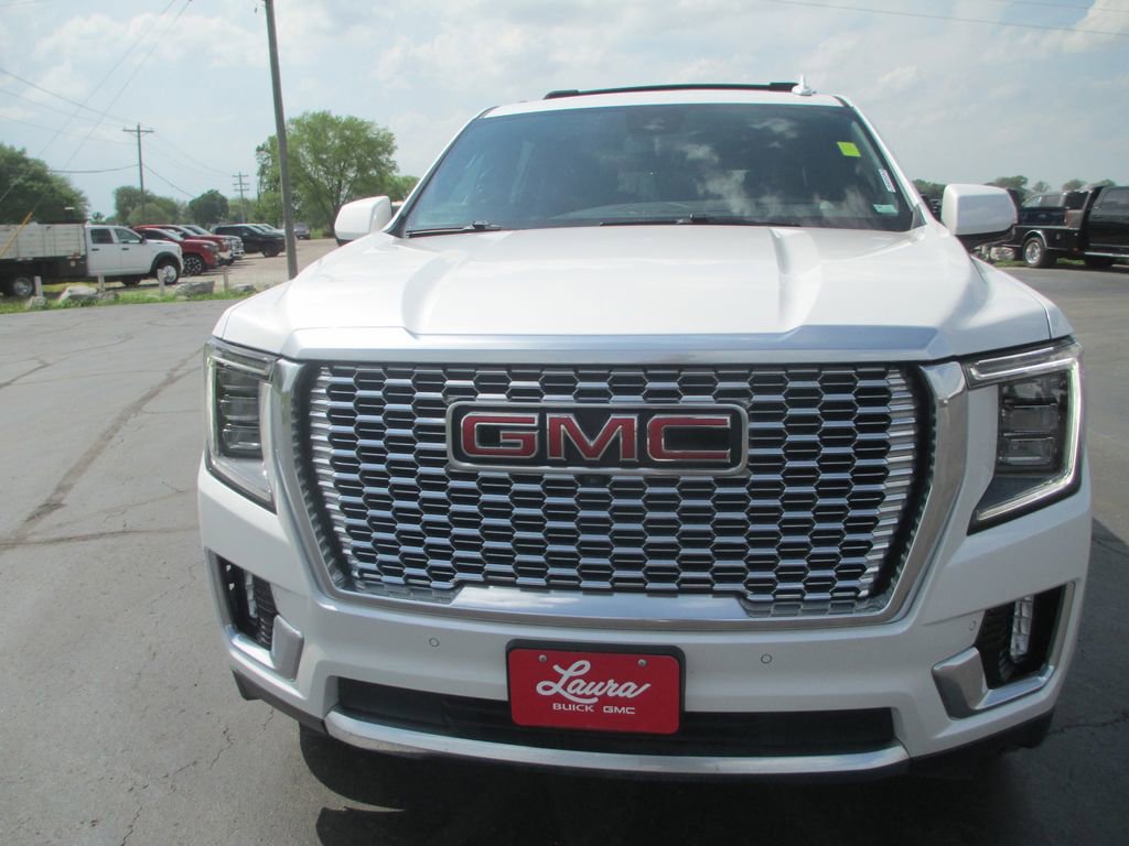 Used 2023 GMC Yukon XL Denali image 14
