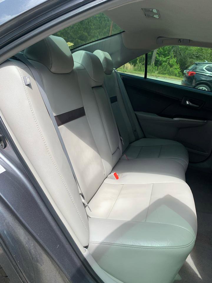 Used 2014 Toyota Camry XLE w/ Leather Package FWD image 10