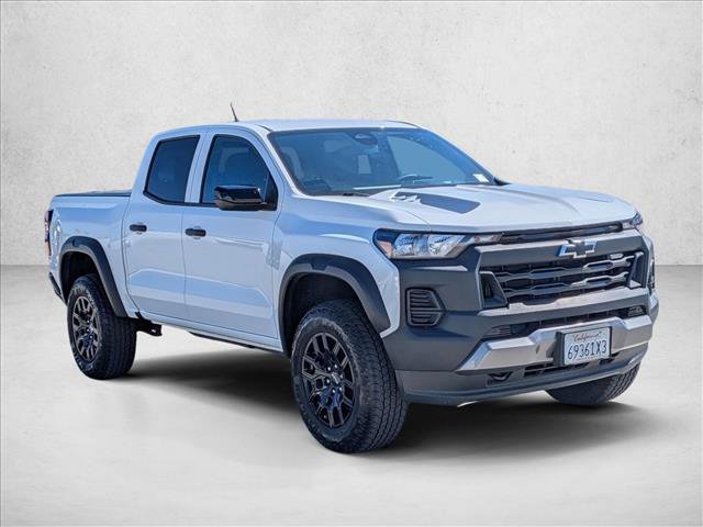 Used 2023 Chevrolet Colorado Trail Boss w/ Advanced Trailering Package AWD/4WD image 3