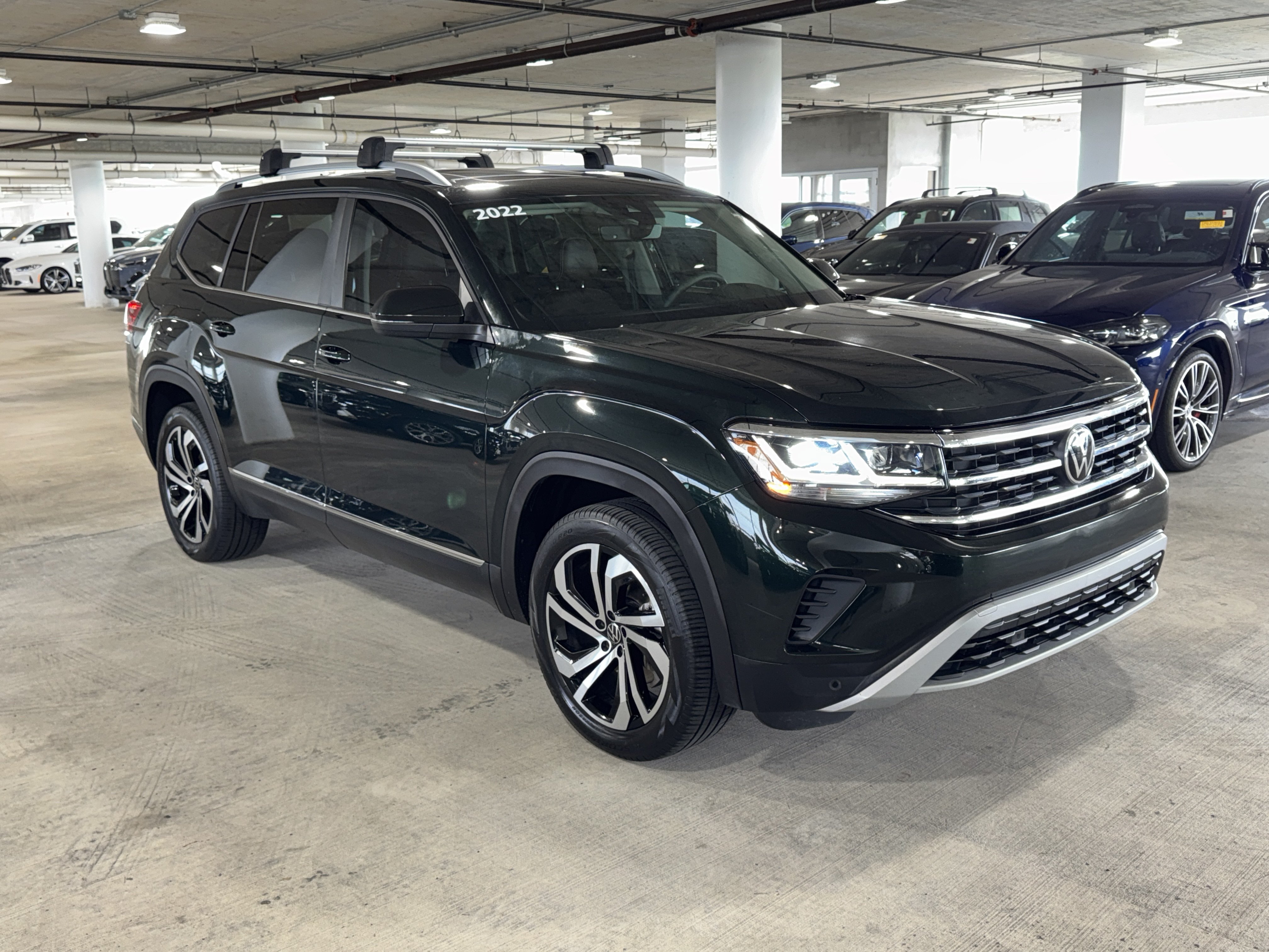 Used 2022 Volkswagen Atlas SEL AWD/4WD image 2