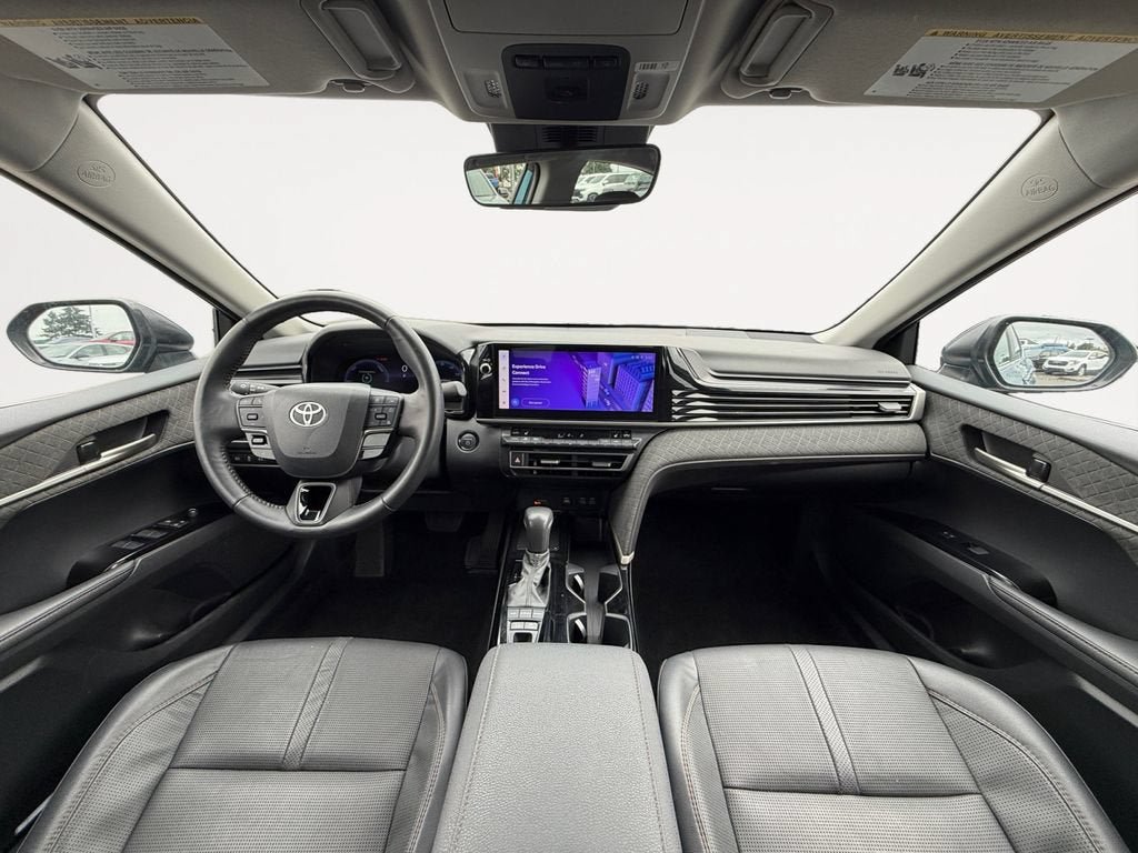Used 2025 Toyota Camry XLE FWD image 11