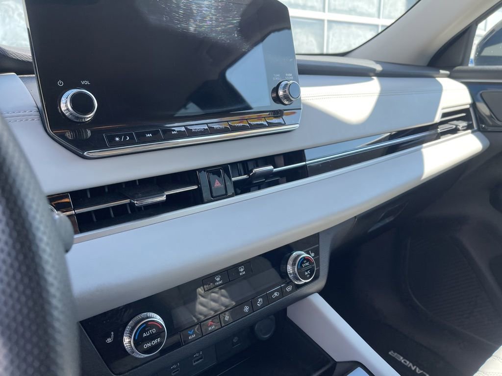 Used 2024 Mitsubishi Outlander SEL image 14