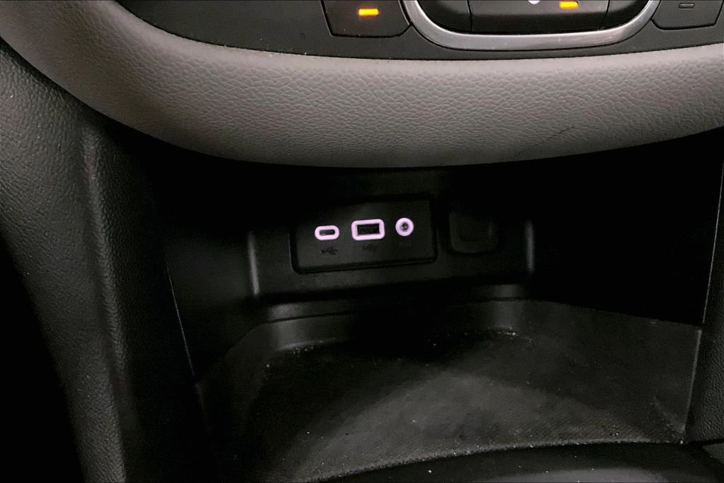 Used 2020 Chevrolet Equinox LS w/ LS Convenience Package image 18