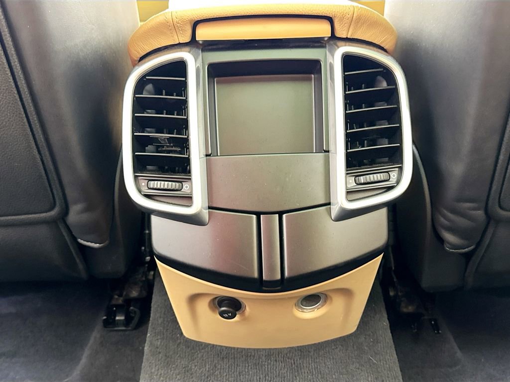 Used 2016 Porsche Cayenne S image 31