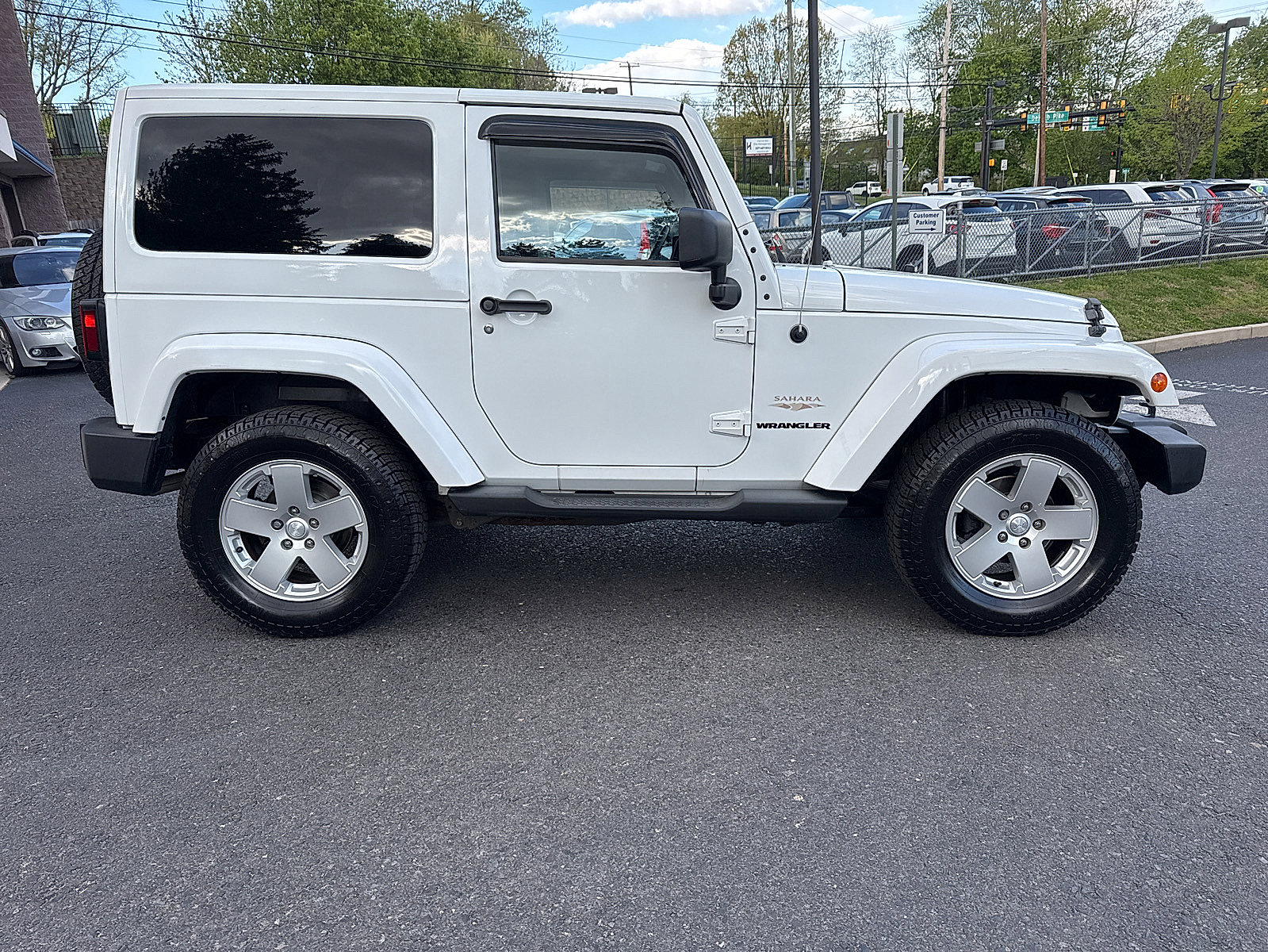 Used 2012 Jeep Wrangler Sahara AWD/4WD image 3