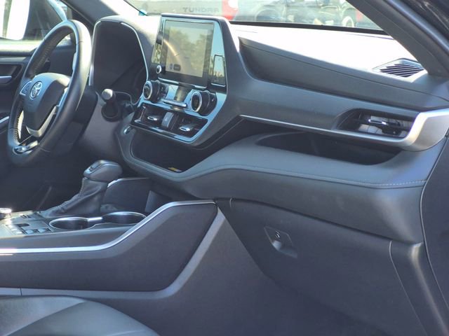Used 2025 Toyota Highlander XSE image 23