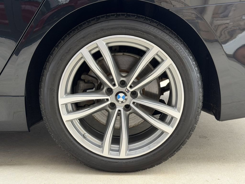Used 2019 BMW 740i xDrive w/ M Sport Package image 16