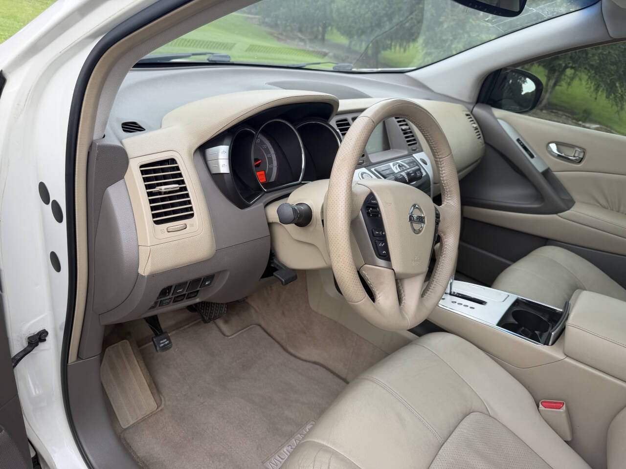 Used 2009 Nissan Murano SL w/ Technology Pkg FWD image 12