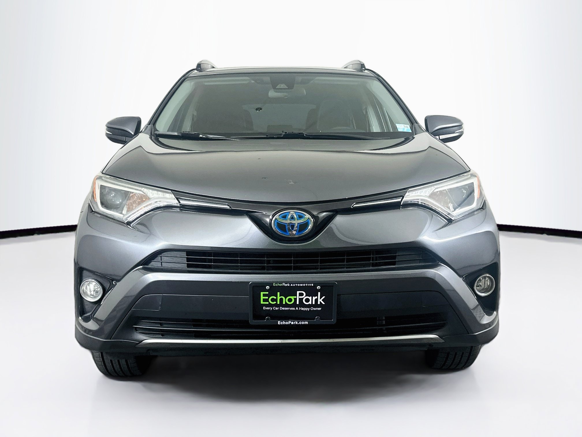 Used 2017 Toyota RAV4 XLE AWD/4WD image 2