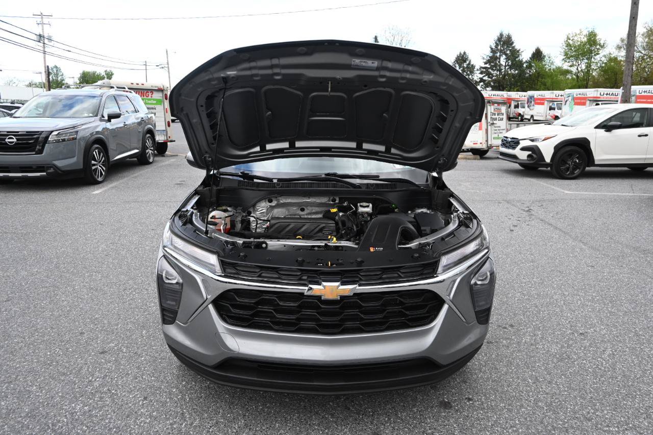 Used 2024 Chevrolet Trax LS w/ LS Convenience Package FWD image 36