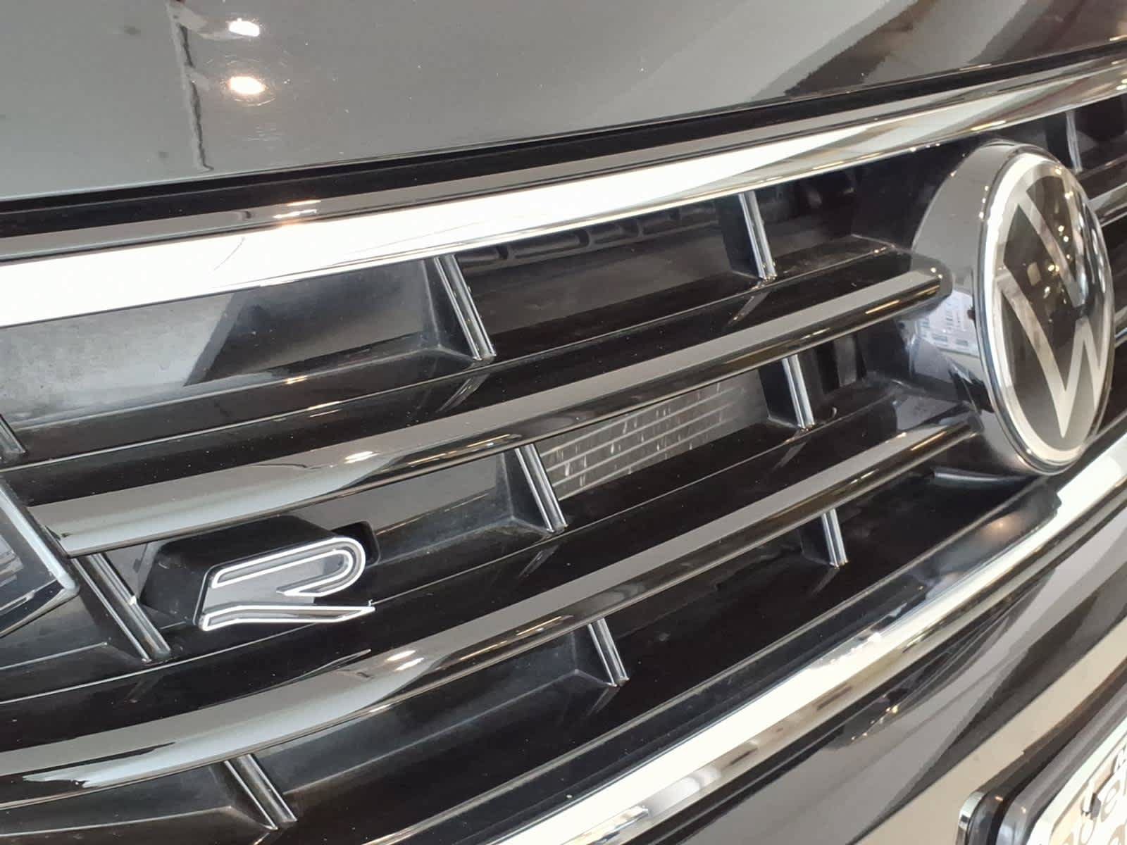 Used 2023 Volkswagen Tiguan SE R-Line AWD/4WD image 7