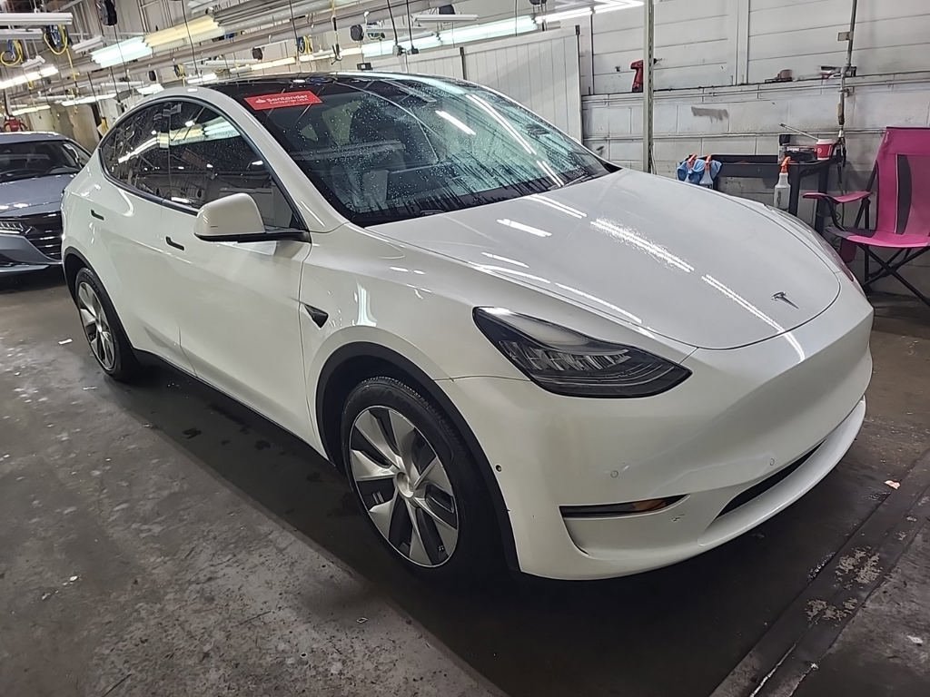 Used 2021 Tesla Model Y Long Range AWD/4WD image 3