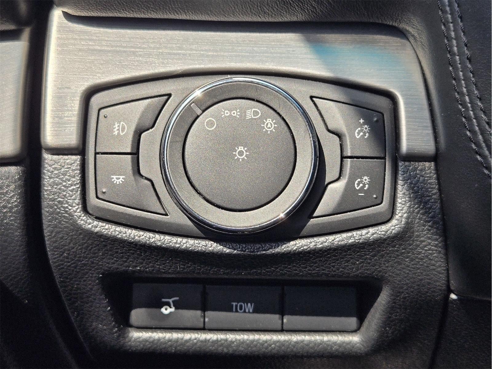 Used 2016 Ford Explorer Platinum AWD/4WD image 21