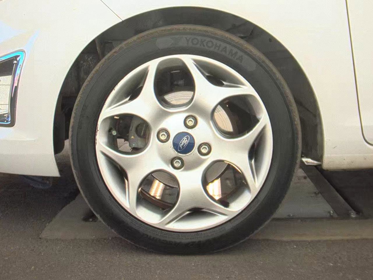 Used 2011 Ford Fiesta SEL image 9