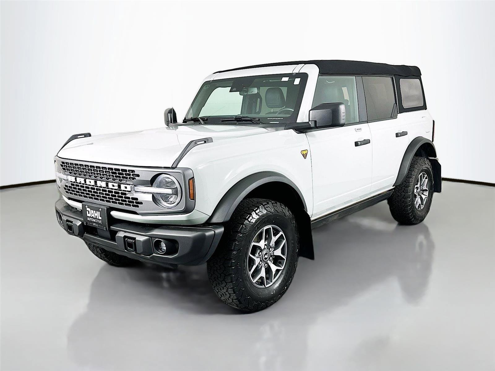 Used 2023 Ford Bronco Badlands image 3