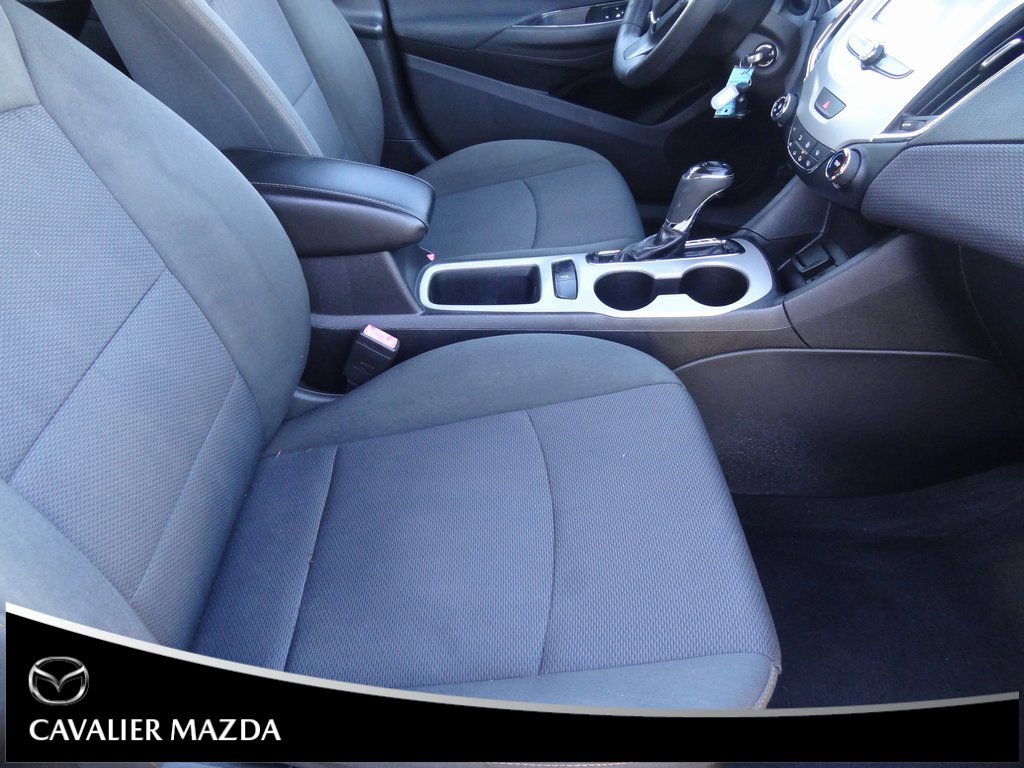 Used 2018 Chevrolet Cruze LS image 15