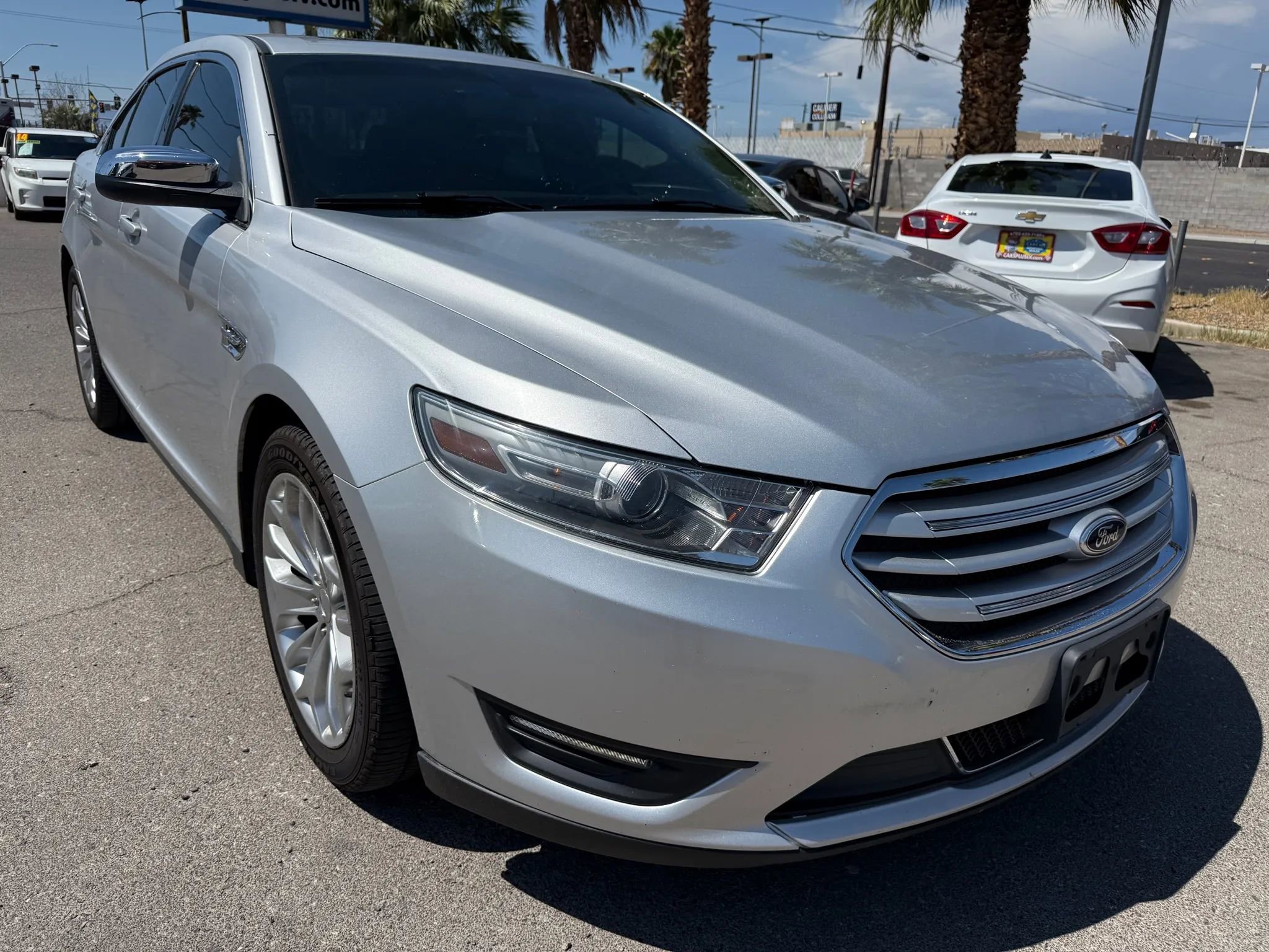 Used 2013 Ford Taurus Limited image 1