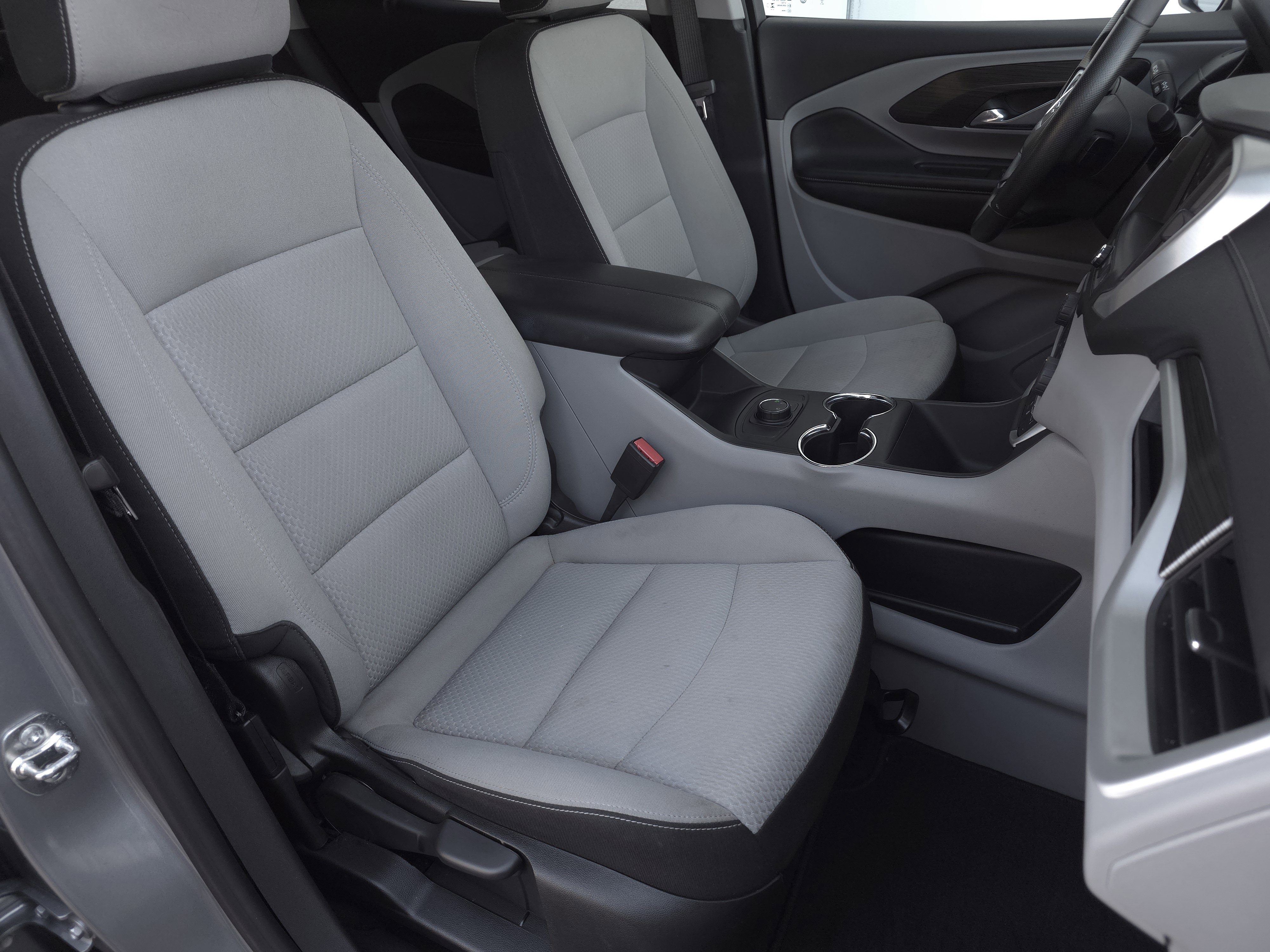 Used 2024 GMC Terrain SLE image 34