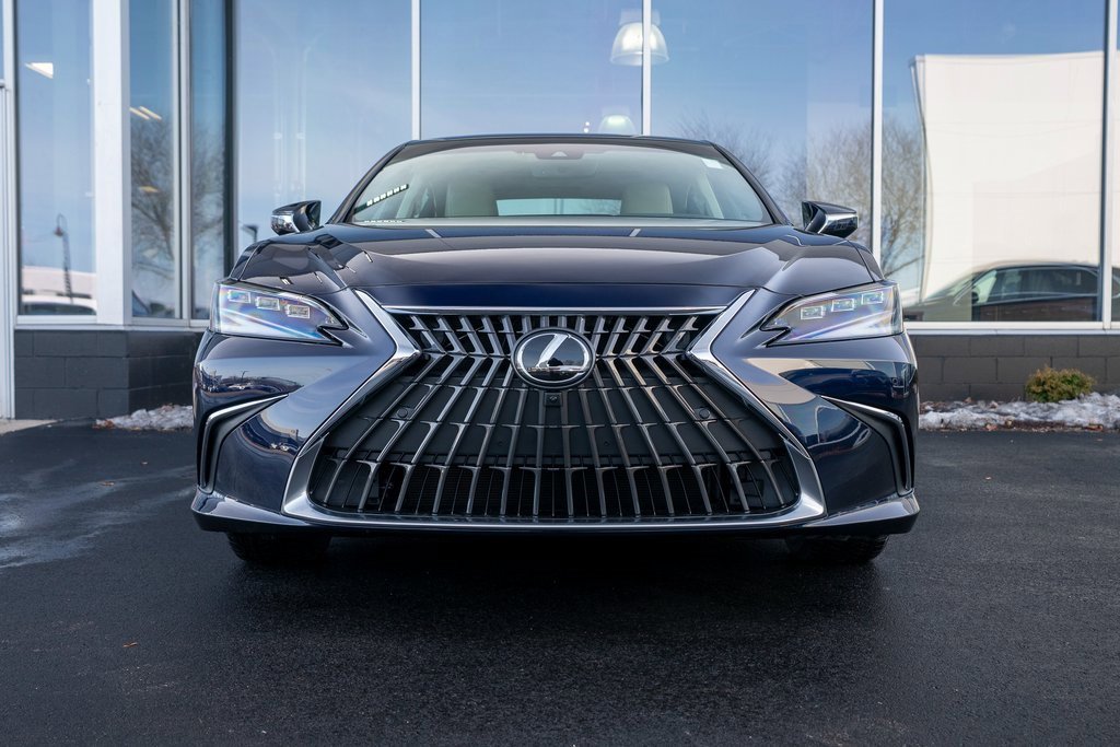 New 2025 Lexus ES 350 Ultra Luxury image 2