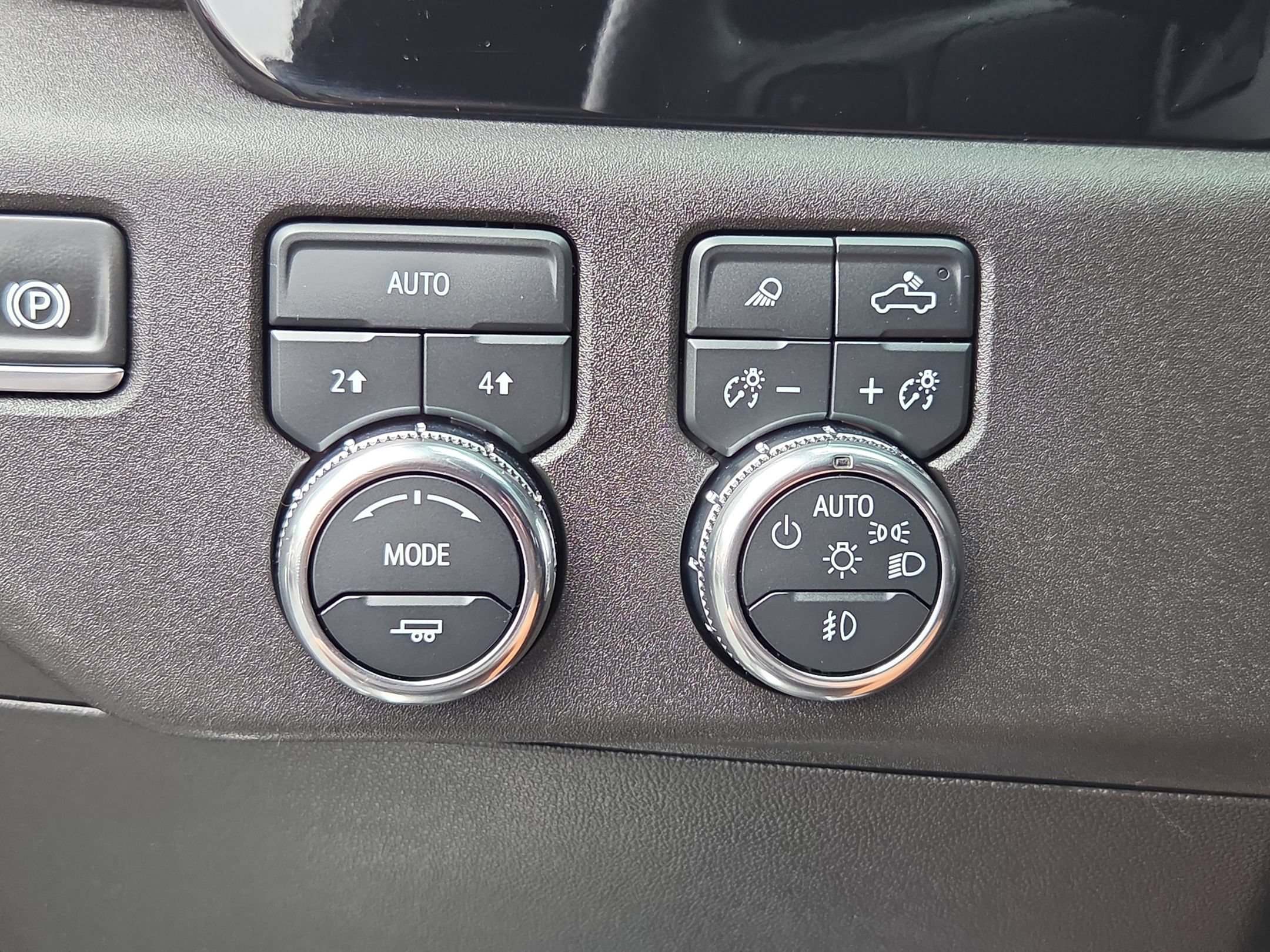 Used 2025 GMC Sierra 1500 SLT AWD/4WD image 19