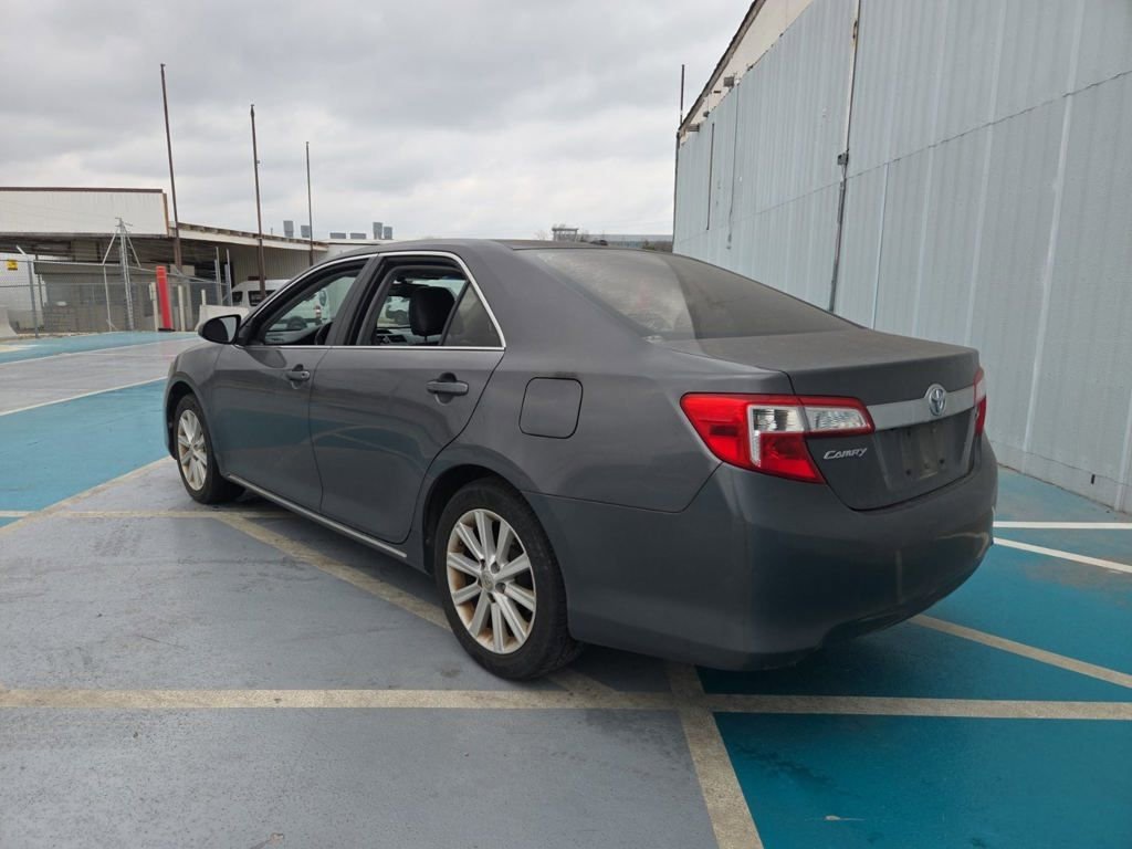 Used 2014 Toyota Camry XLE image 5