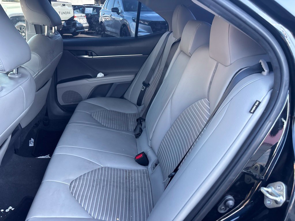 Used 2019 Toyota Camry SE w/ Convenience Package FWD image 11
