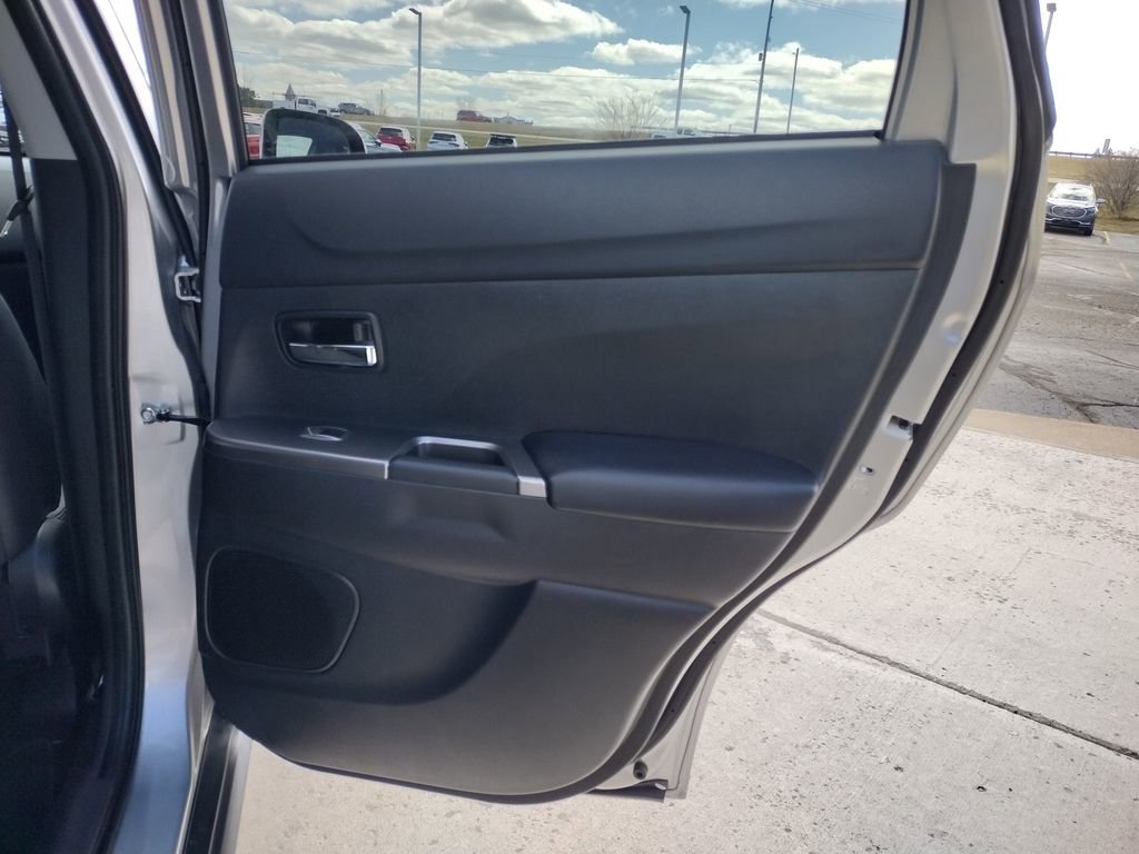 Used 2025 Mitsubishi Outlander Sport SE image 17