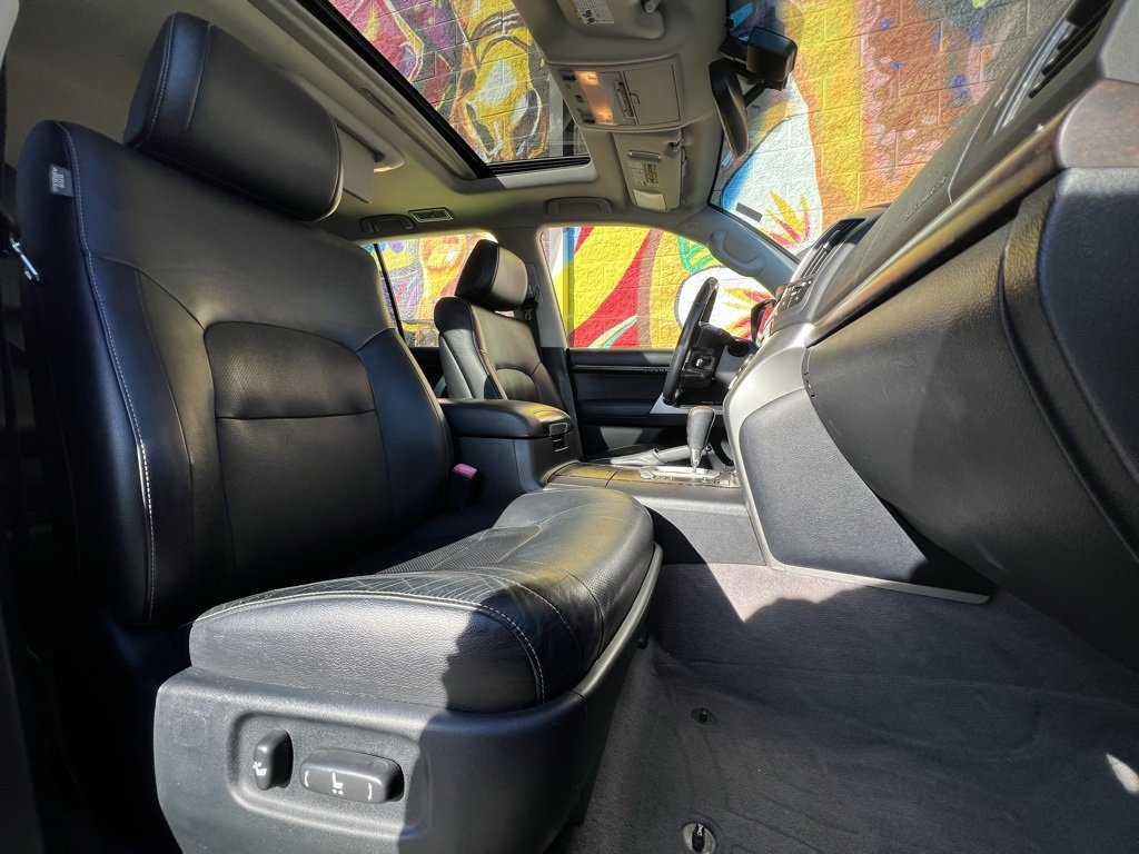 Used 2013 Toyota Land Cruiser image 42