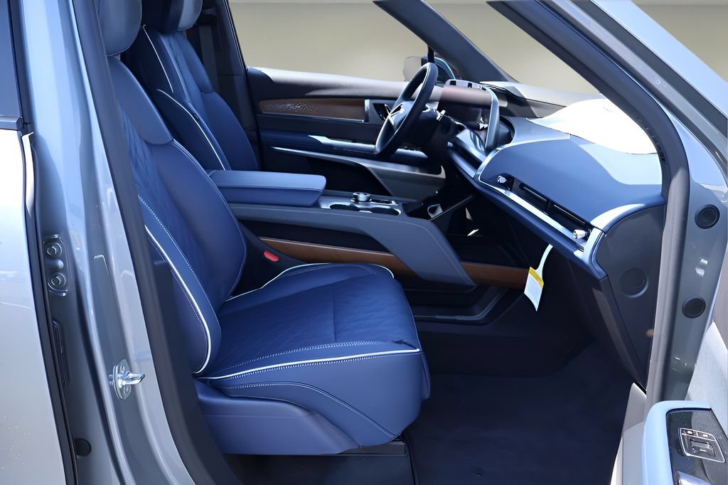 New 2026 Cadillac Vistiq Premium Luxury AWD/4WD image 19