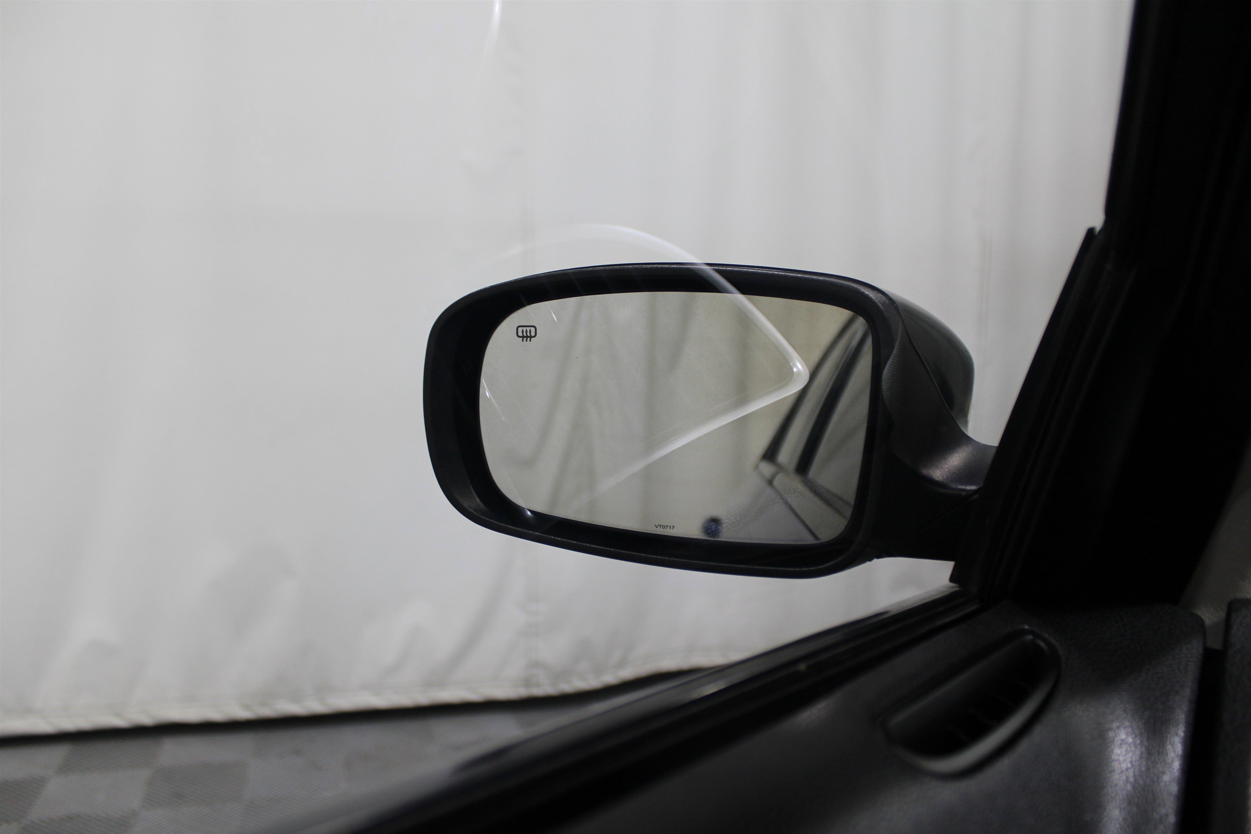 Used 2018 Chrysler 300 Touring w/ Sport Appearance Package image 12