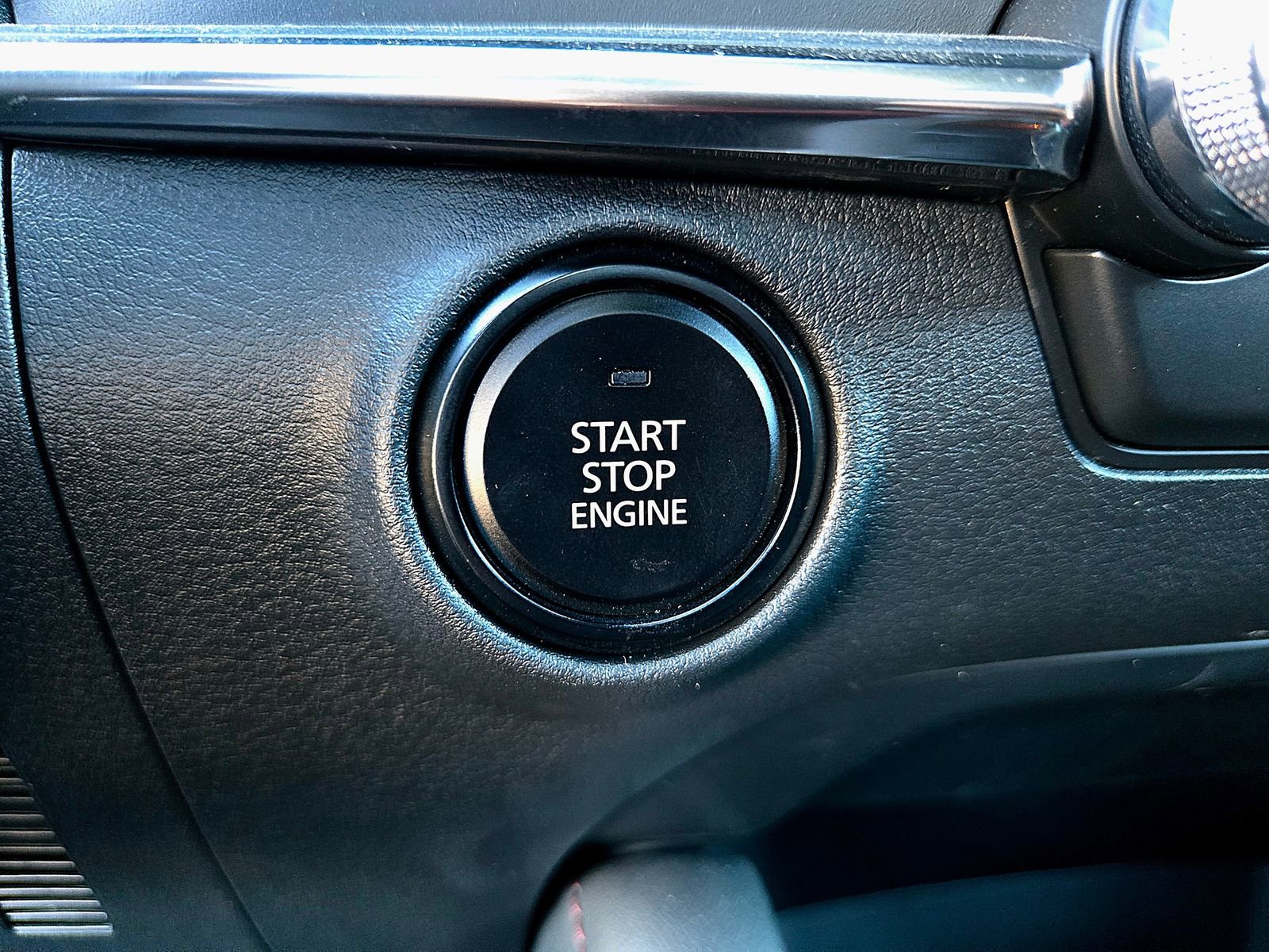 Certified 2025 MAZDA MAZDA3 Carbon image 21