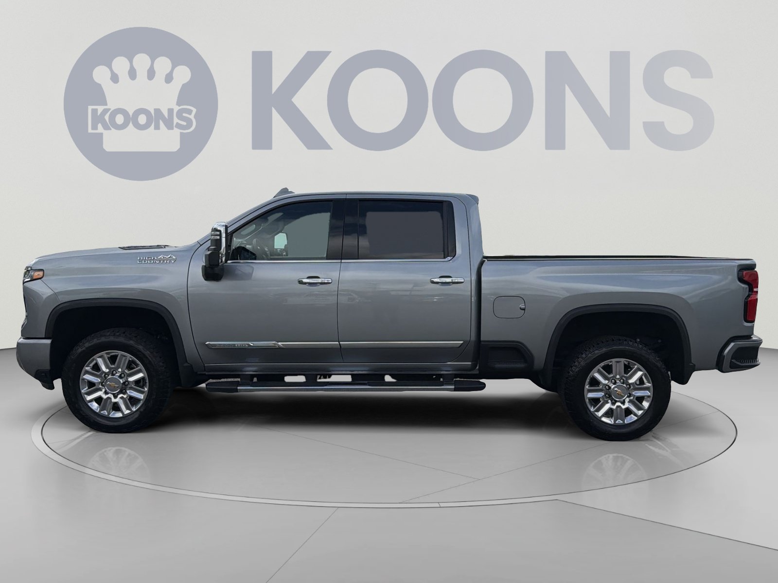 Used 2024 Chevrolet Silverado 2500 High Country w/ High Country Premium Package AWD/4WD image 2