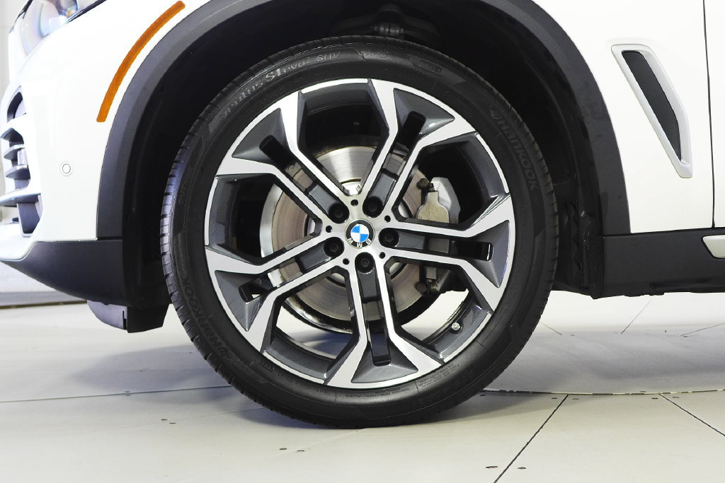Used 2023 BMW X5 sDrive40i w/ Parking Assistance Package RWD image 5