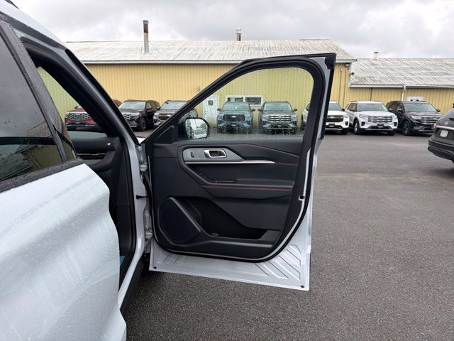 Used 2026 Ford Explorer ST-Line w/ ST-Line Street Pack AWD/4WD image 39