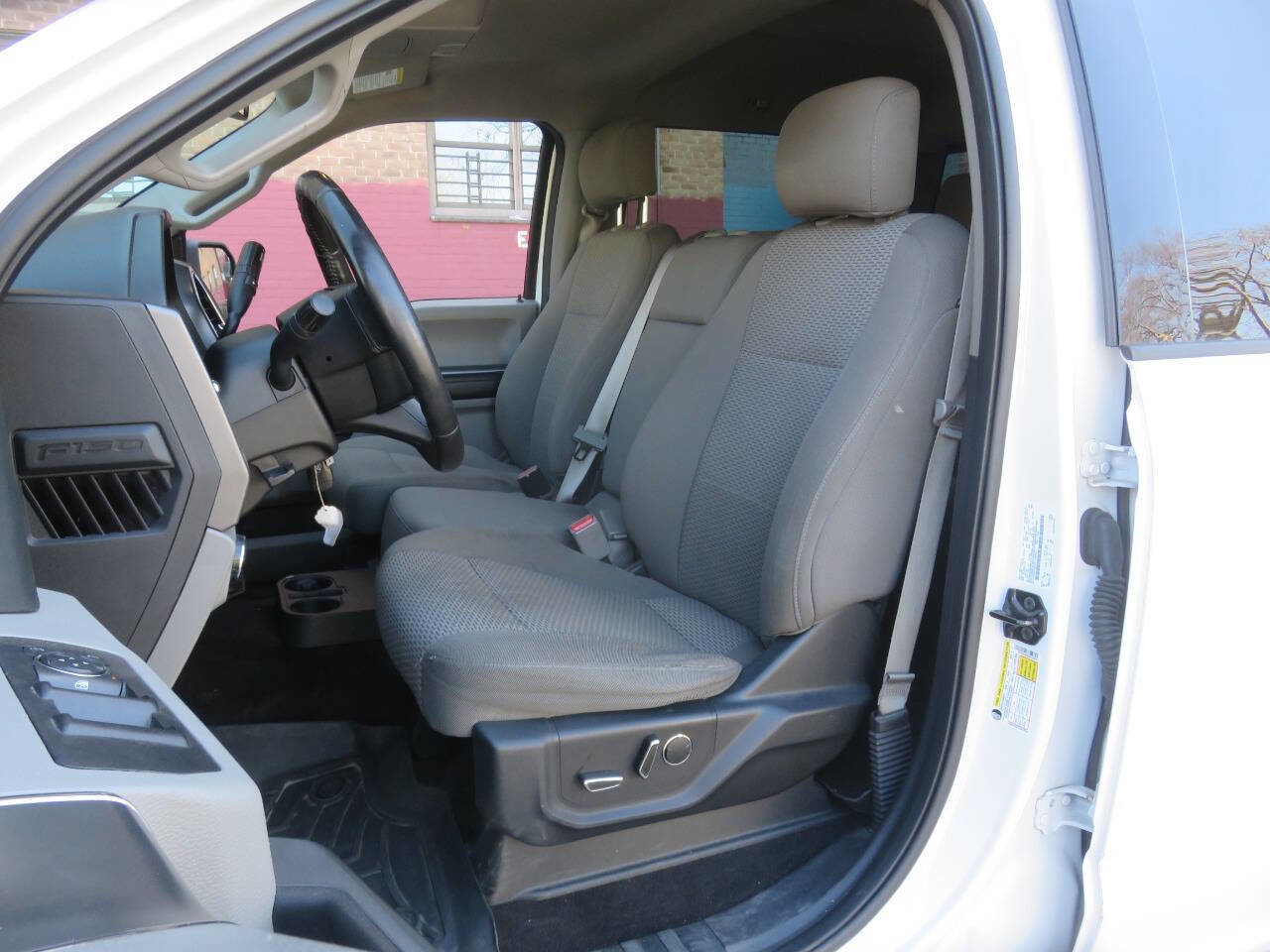 Used 2017 Ford F150 XLT w/ Equipment Group 302A Luxury AWD/4WD image 11