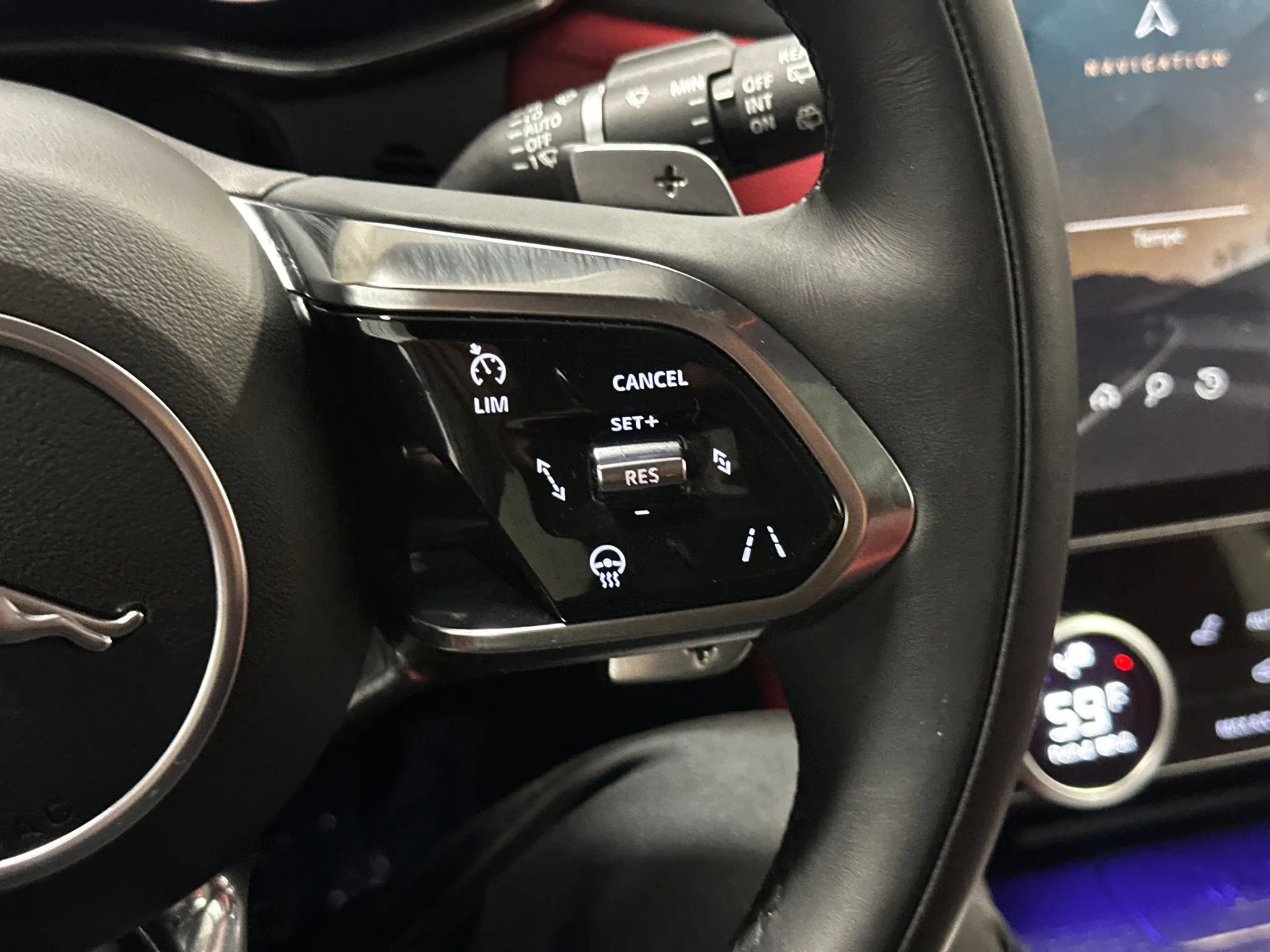 Used 2026 Jaguar F-PACE R-Dynamic S image 32
