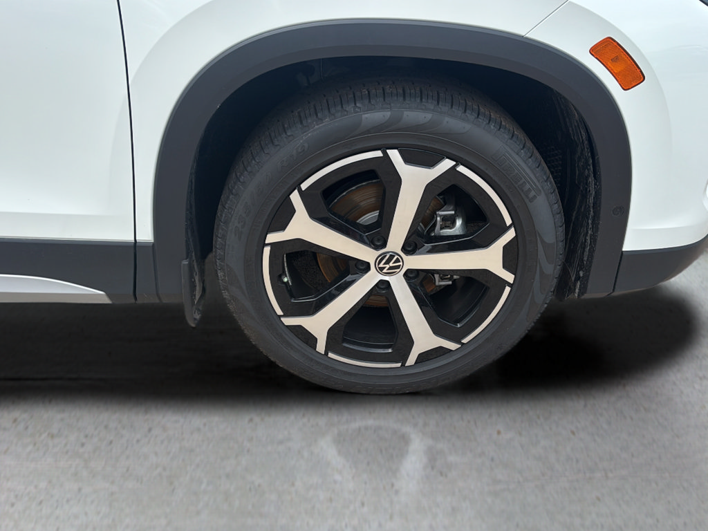 New 2026 Volkswagen Tiguan SE FWD image 9