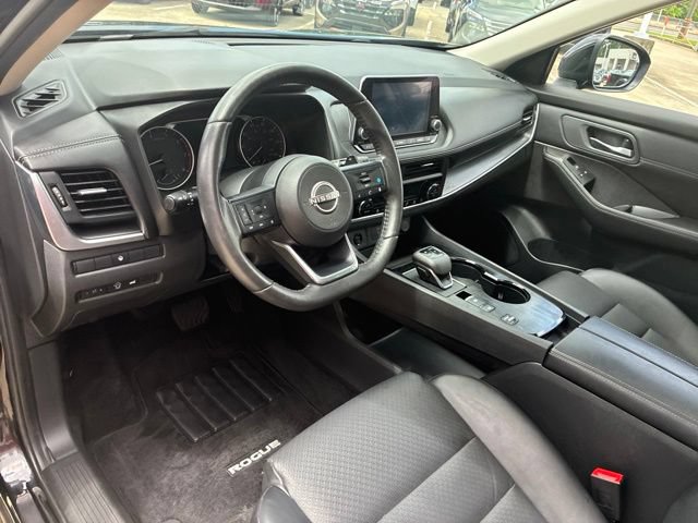Used 2024 Nissan Rogue SV w/ SV Premium Package FWD image 18