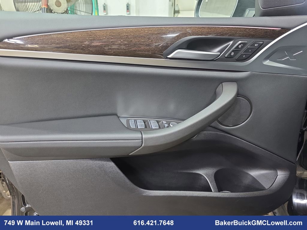 Used 2025 BMW X4 xDrive30i image 28