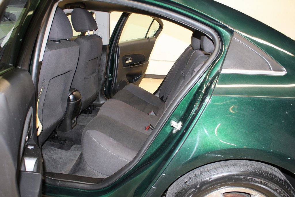 Used 2014 Chevrolet Cruze LT image 13