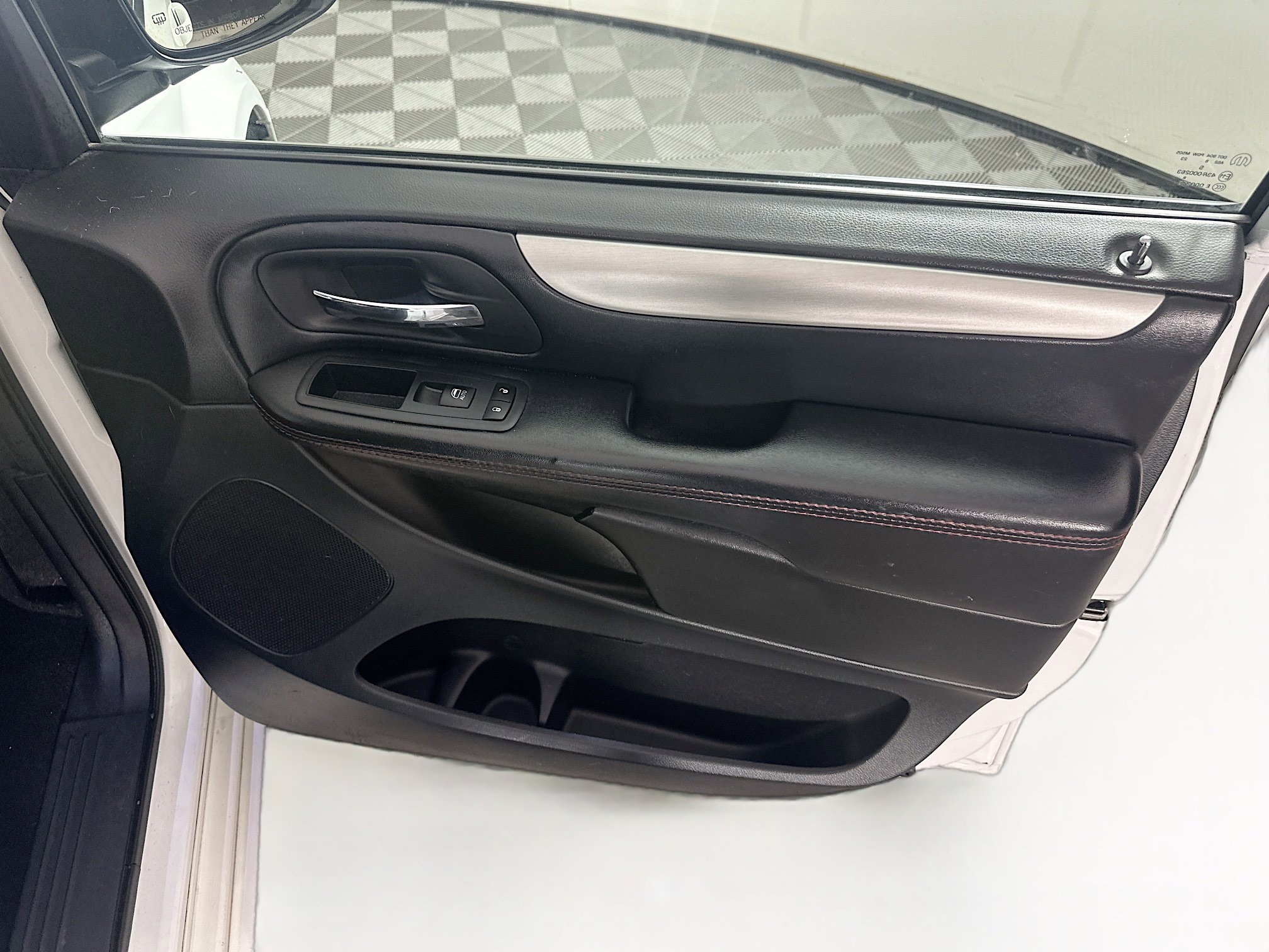 Used 2019 Dodge Grand Caravan GT image 29