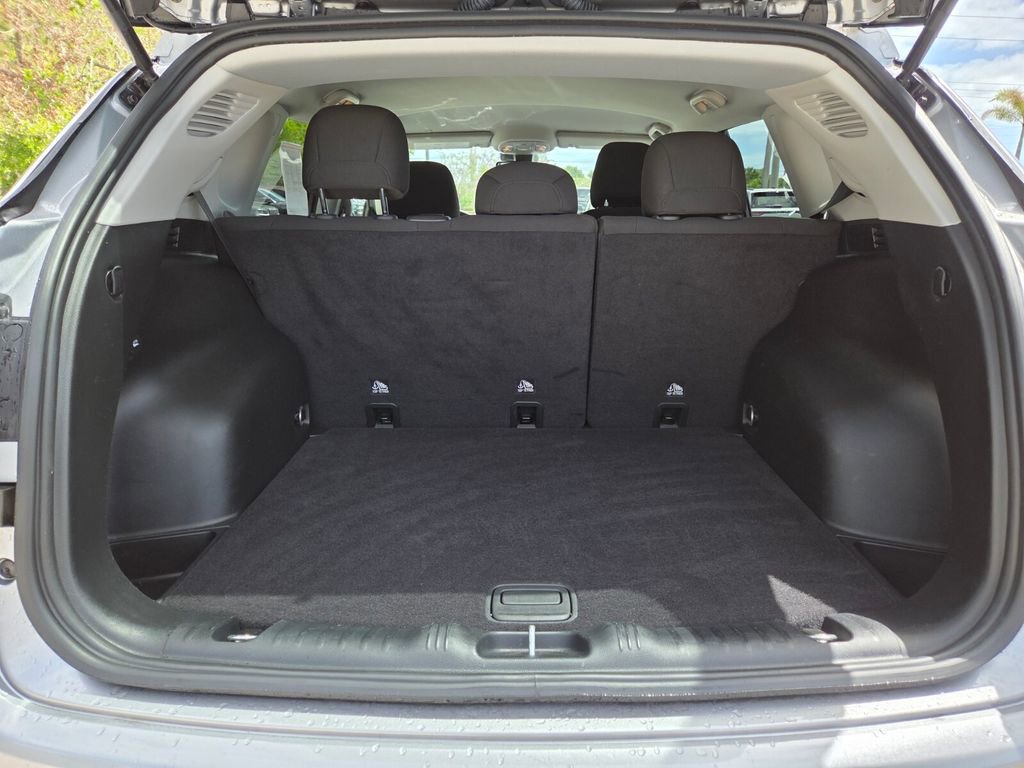 Certified 2022 Jeep Compass Sport image 15