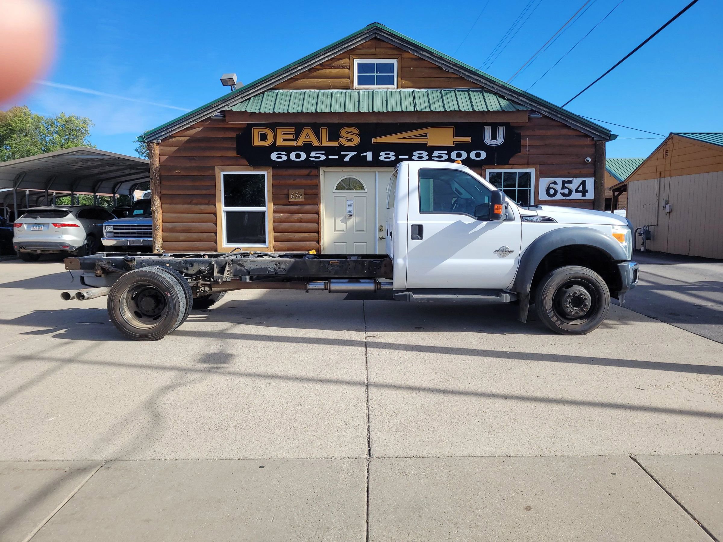 Used 2015 Ford F550 165  W.B. 2D image 2