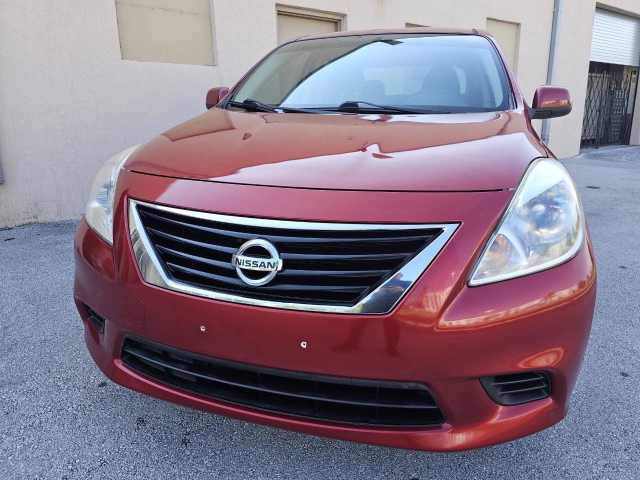 Used 2013 Nissan Versa SV FWD image 14